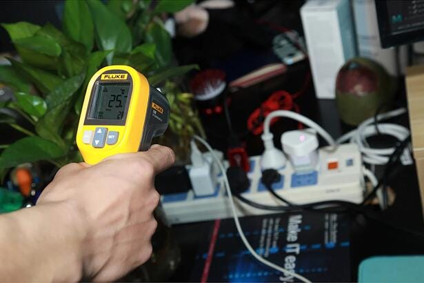 Fluke 59E / 59E+ Infrared Thermometer Fluke 59E / 59E+ Infrared Thermometer